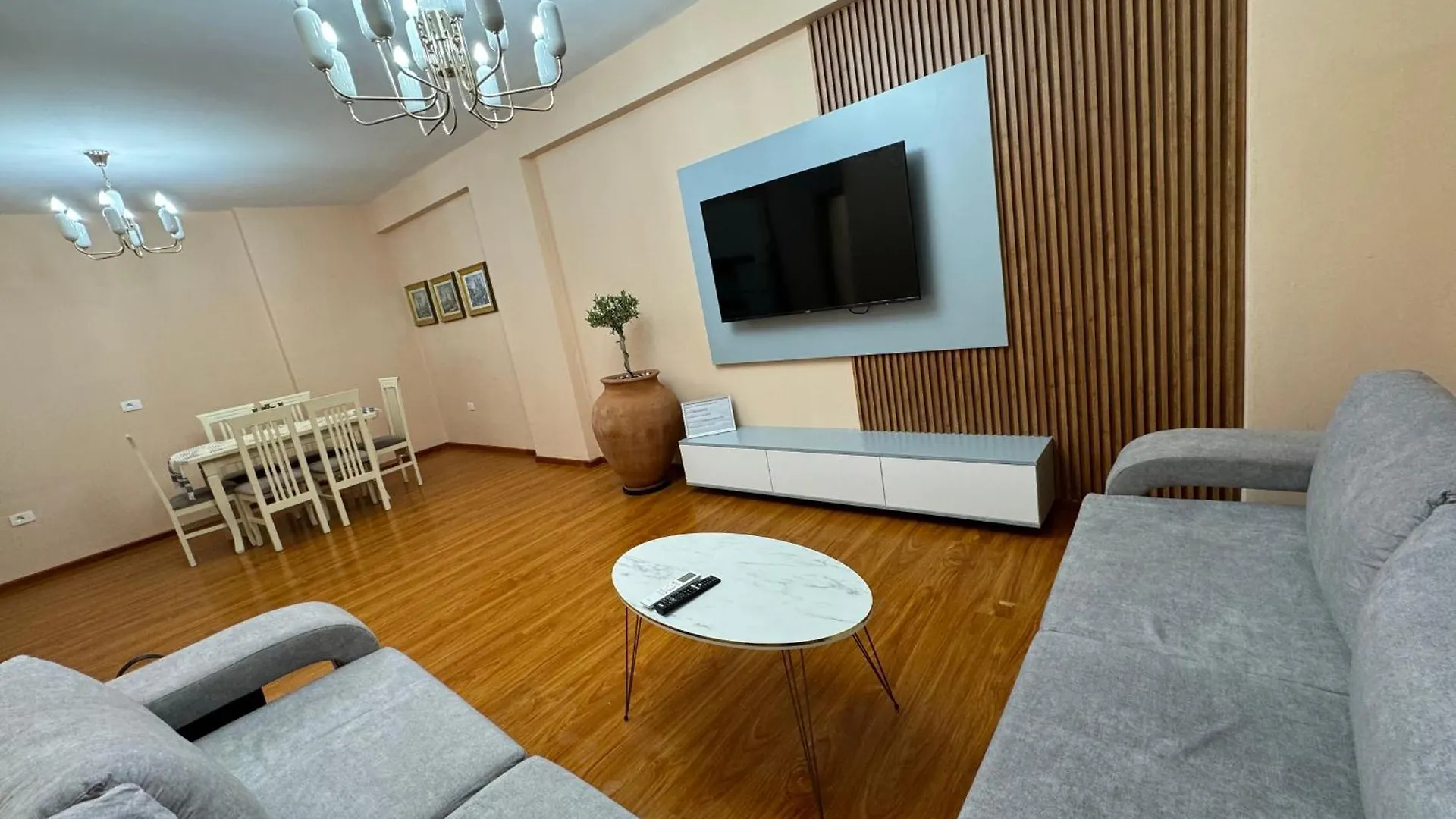 Your Cozy Apartment In 地拉那